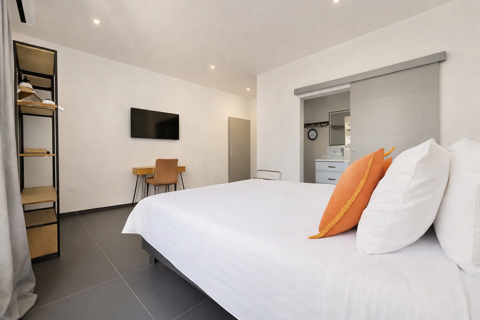 Chambre zen avec lit double et bureau Hôtel La Cigale La Croix-Valmer