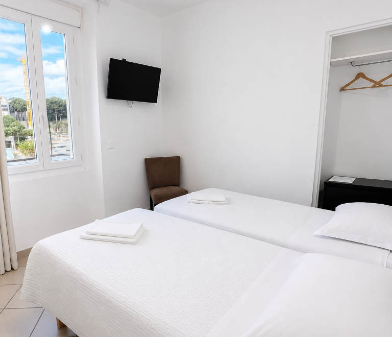 twin-hotel-la-cigale