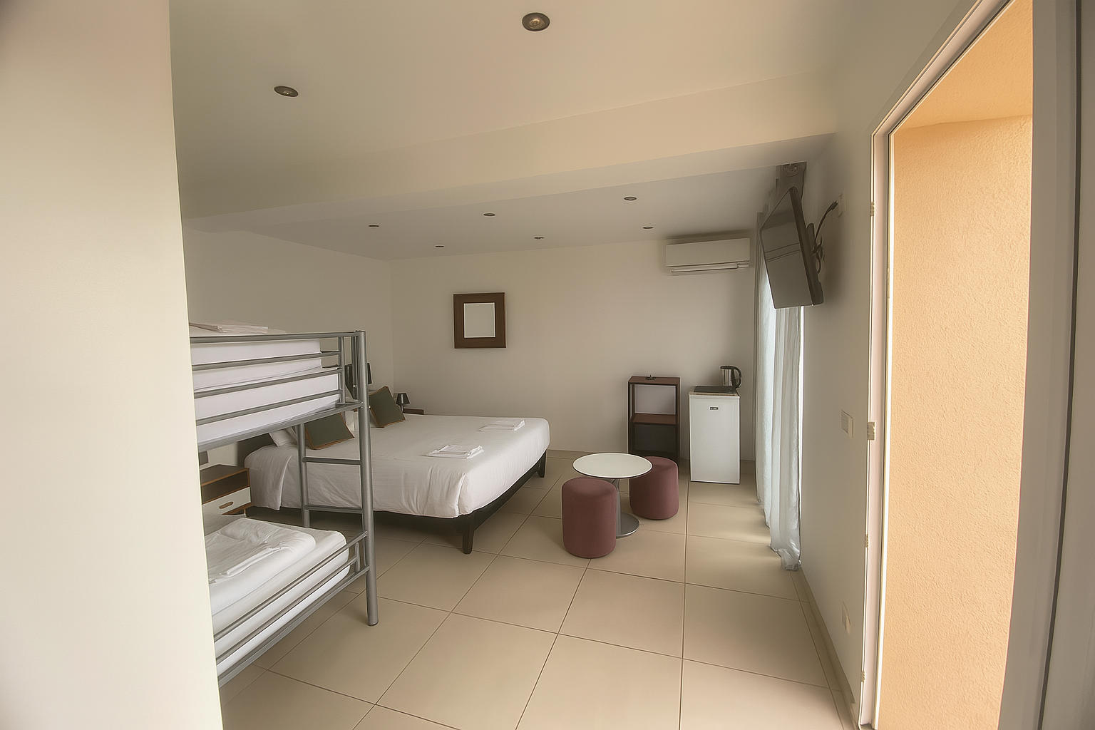 Chambre familiale avec balcon et lits superposés Hôtel La Cigale La Croix-Valmer